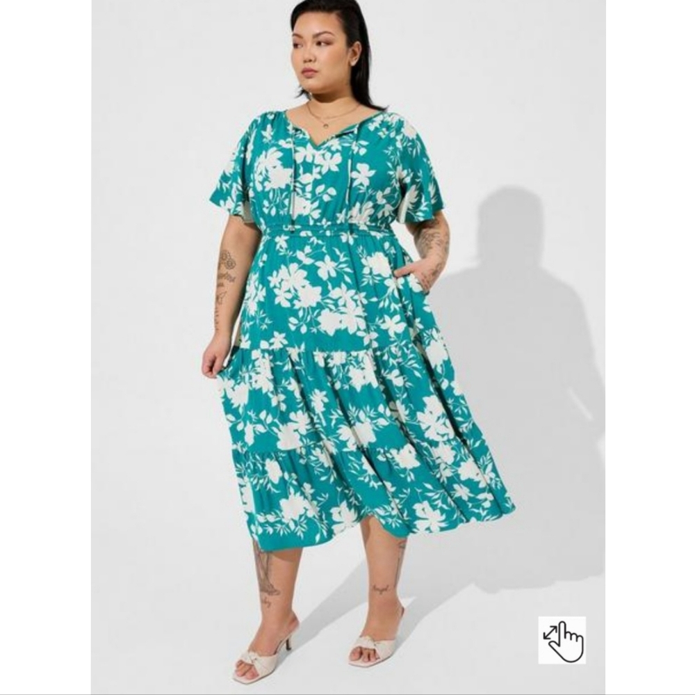NWT Torrid Tea Length Studio Crepe de Chine Tie Neck Tiered Dress Size 2